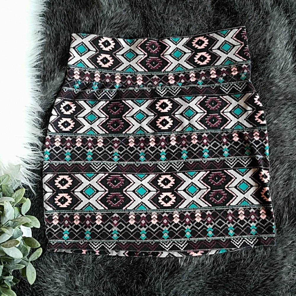 Geometric body con skirt